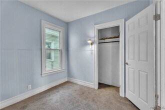 Building Photo - 212 Lockwood Ave