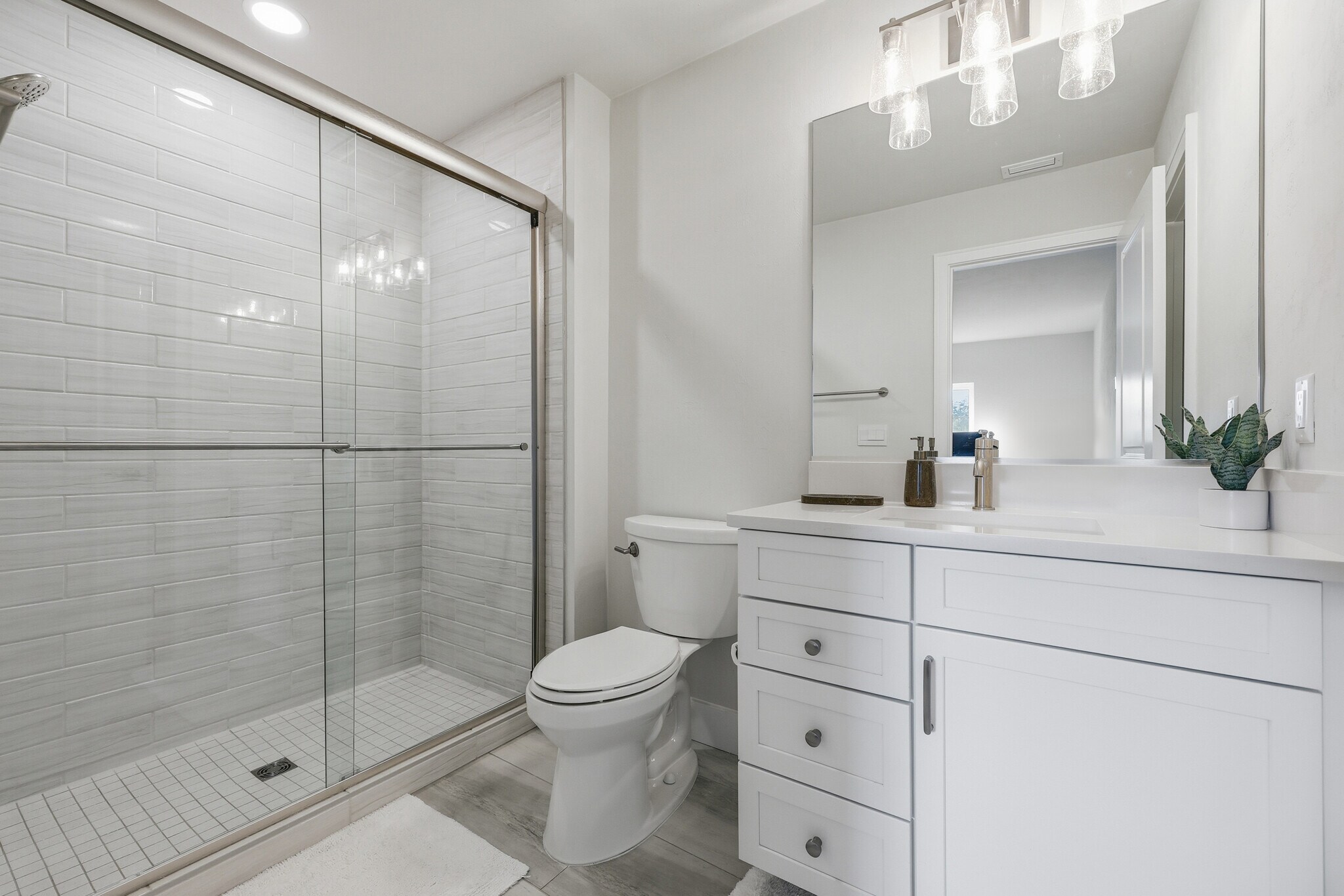 Building Photo - 534 SW 145th Dr