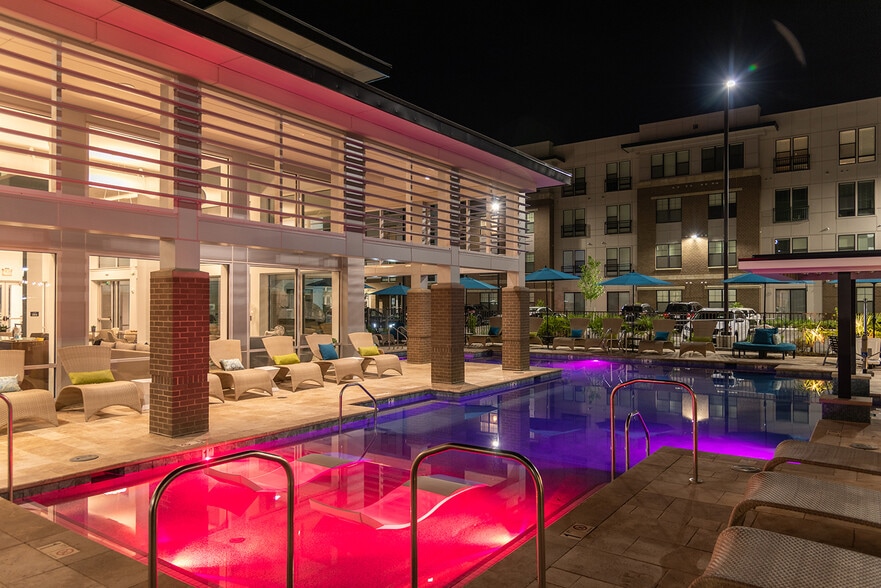 Building Photo - Lumen Apartments