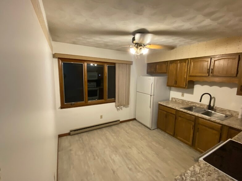 Kitchen - 103 S Spring St