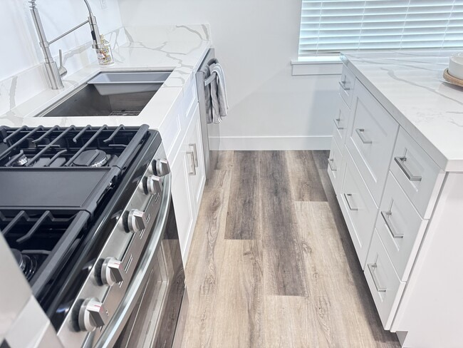 Building Photo - 4214 1470 N