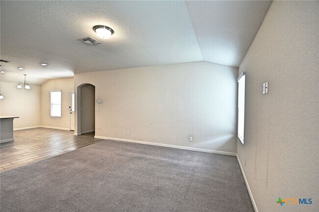 Building Photo - 528 Willow Valley St