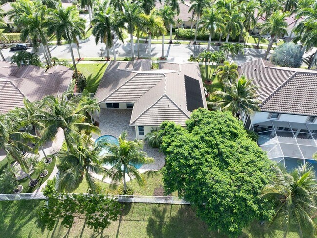 Building Photo - 896 Marina Dr