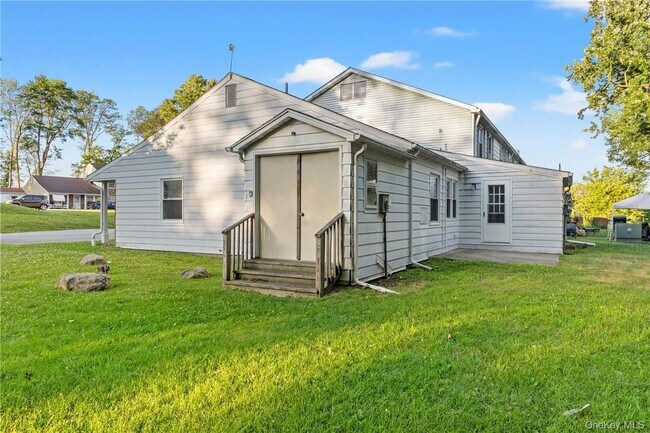 Building Photo - 500 NY-299