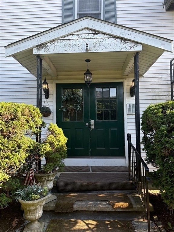 Primary Photo - 100 Howard St