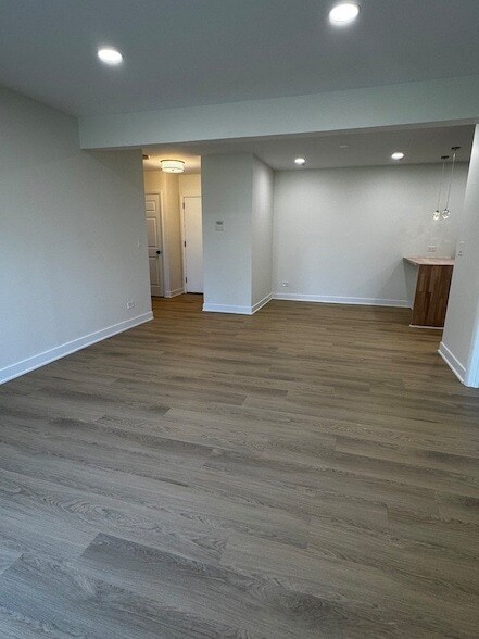 Building Photo - 10365 Dearlove Rd