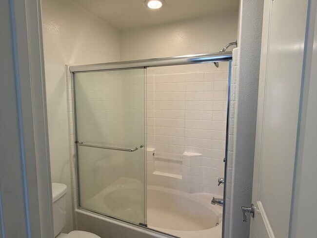 Building Photo - Modern, Spacious 3BR/4BA Home with Exceptional Freeway Access & Nearby Nature