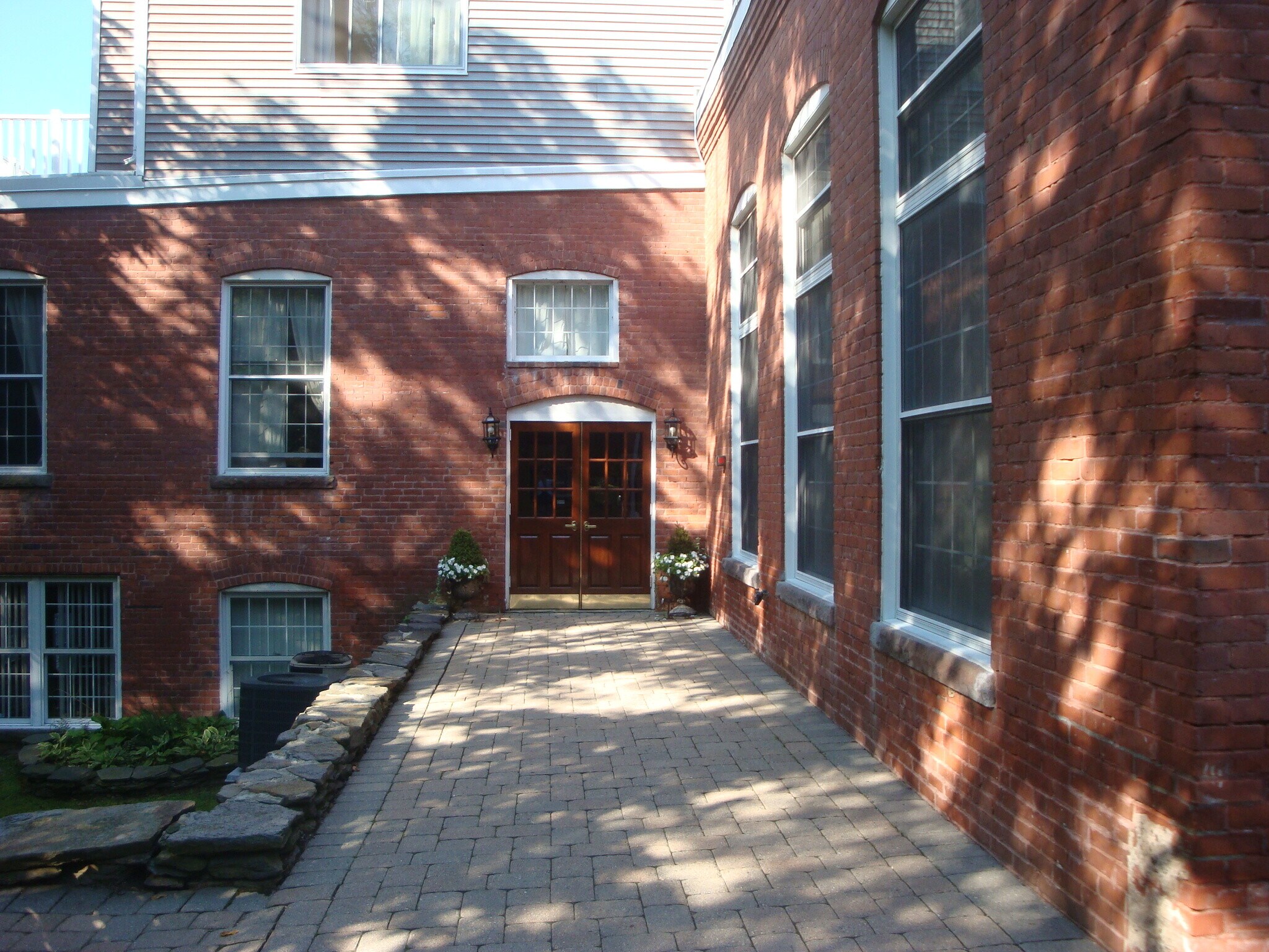 Entrance to building - 124 College St