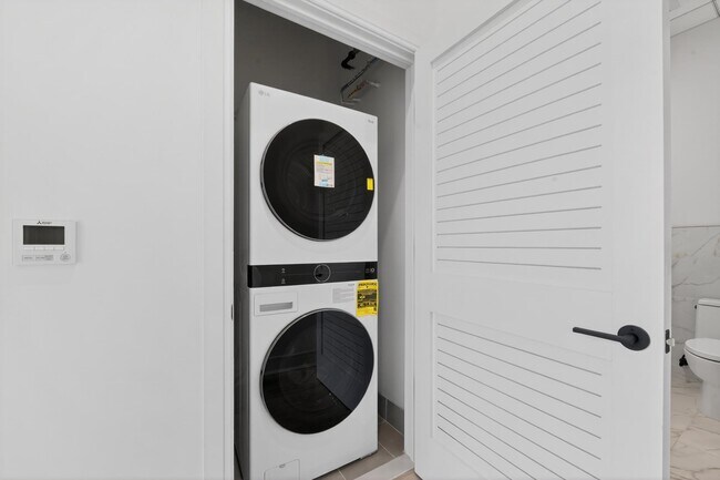 Building Photo - 38 Jackson St