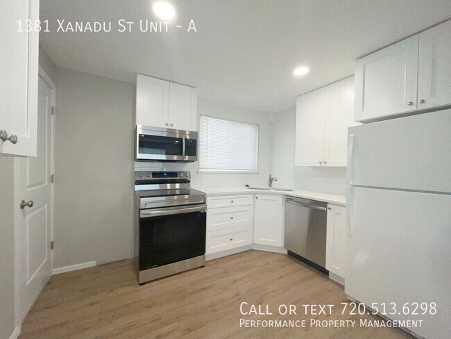 Building Photo - 1381 Xanadu St