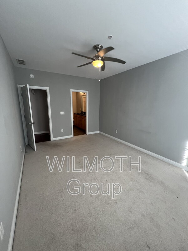 Building Photo - 521 N Park Ave