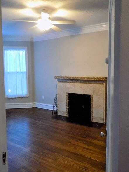 Building Photo - 434 N Pine Ave