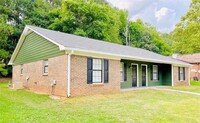 Building Photo - House 2 Beds 1.5 Baths