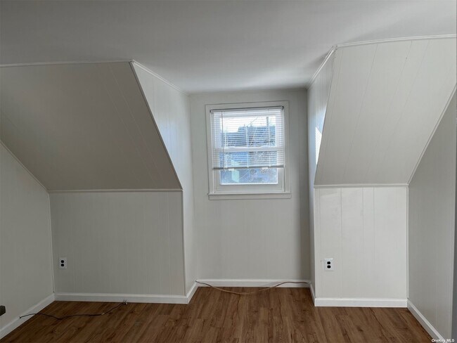 Building Photo - 1409 Rhode Ave