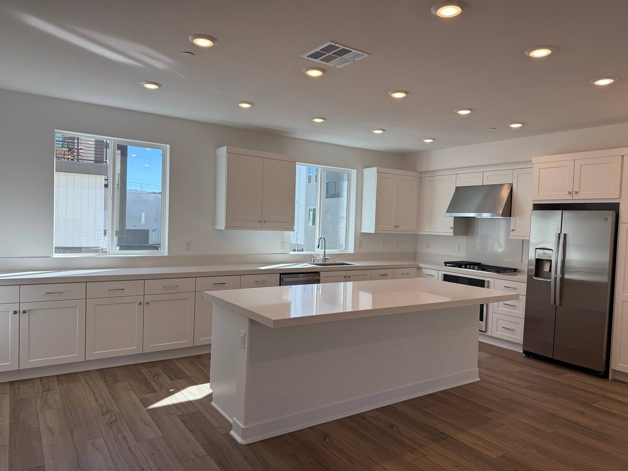 Building Photo - 26849 Laurel Mountain Loop