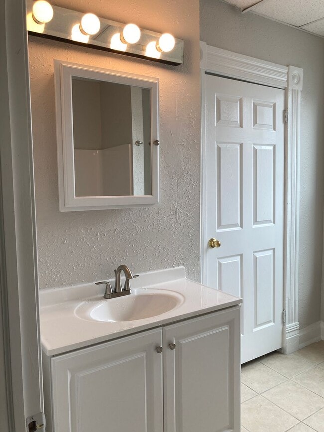 Building Photo - Spacious 3BR Mt. Washington Home - Garage, Deck, 3,000+ Sq Ft