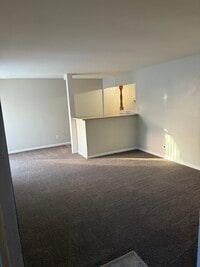 Building Photo - 403 Sycamore Rd