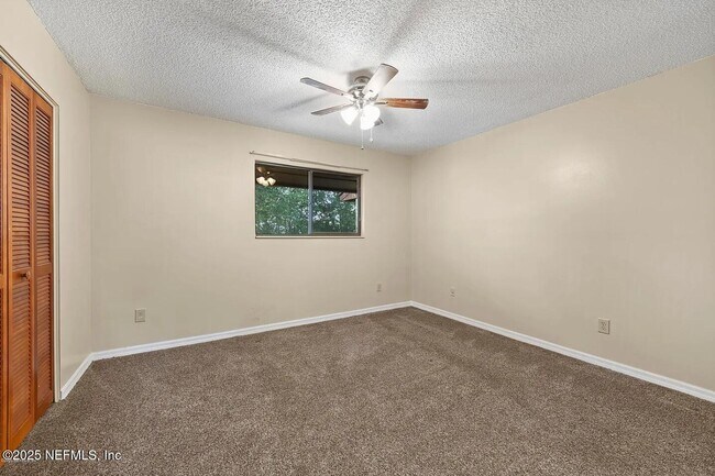 Building Photo - 85 Debarry Ave