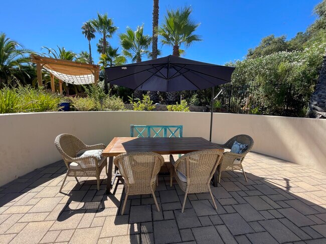 Building Photo - 13970 Albar Ct