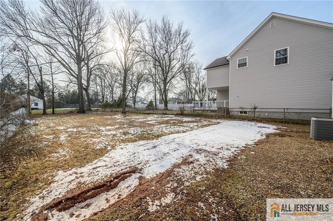 Building Photo - 691 Inman Ave