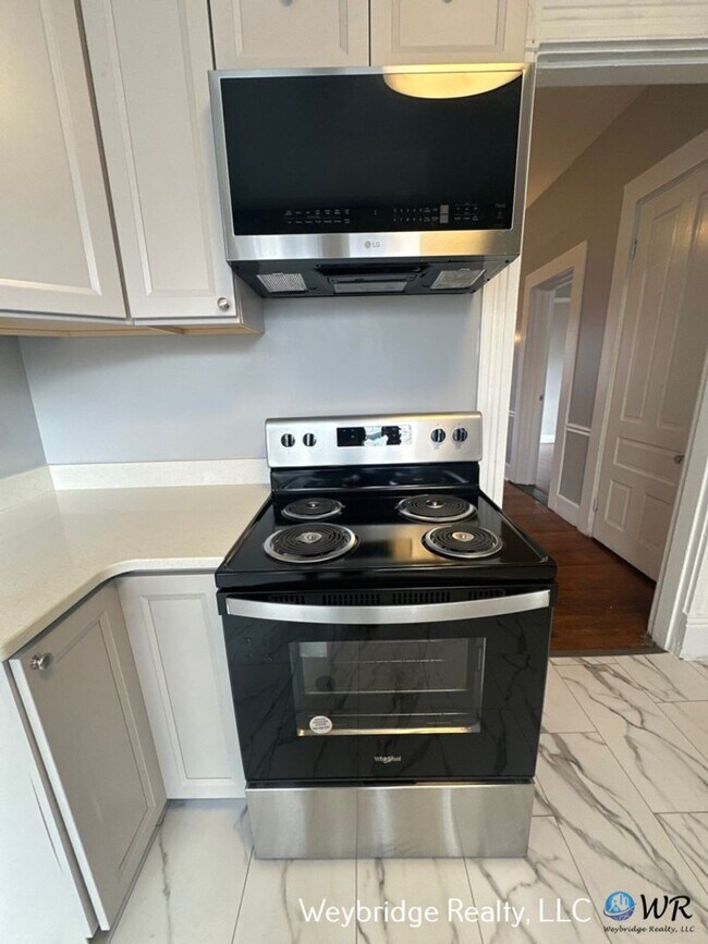 Building Photo - 8402 Curzon Ave