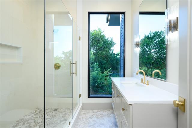 Building Photo - 6984 Santa Barbara Dr