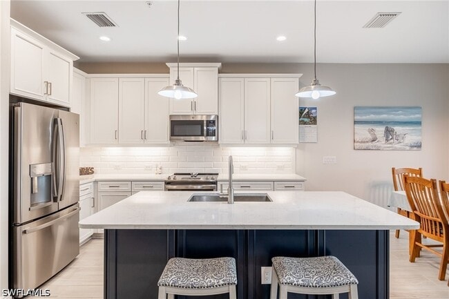 Building Photo - 2555 Seychelles Dr