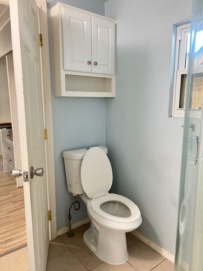 Building Photo - 4 Bedroom, 2 Bathroom Trailer House For Rent In Burley, ID