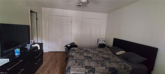 Building Photo - 2521 Bridgeside Pl