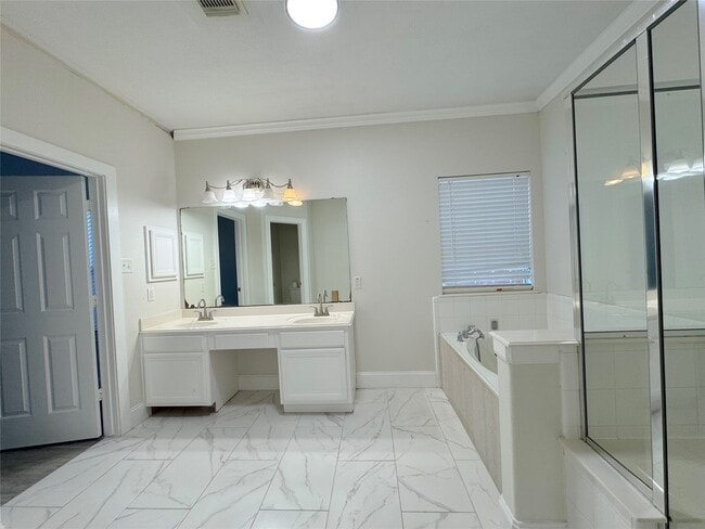 Building Photo - 8926 Heron Nest Dr