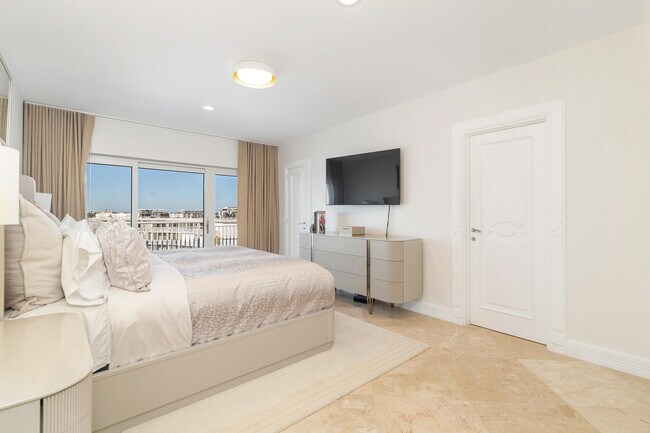 Building Photo - 2773 S Ocean Blvd