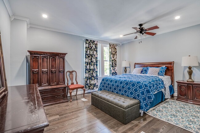 Building Photo - 1714 E St NE