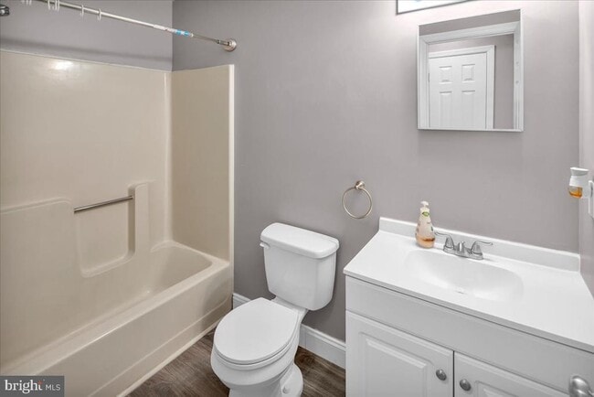 Building Photo - 2299 Memorial Ct