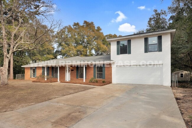 Building Photo - Fully Renovated 5-Bedroom Home with Modern...