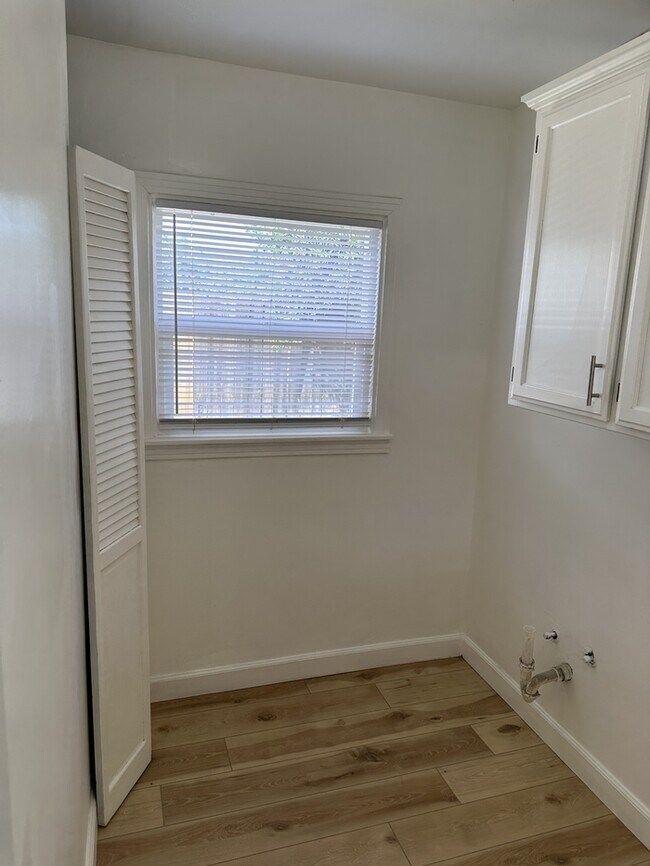 Building Photo - Ceres 3 bed 2 bath 2 story home