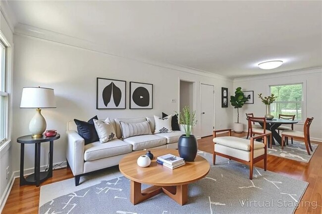 Building Photo - 3946 Green Oak Dr