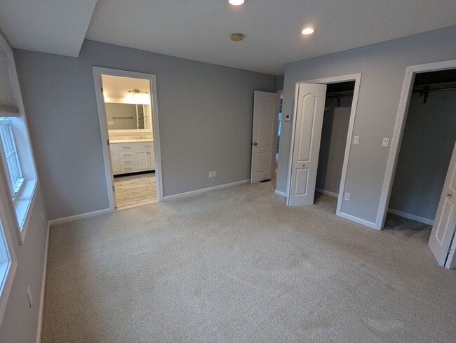 Building Photo - 227-229 River Road - 229