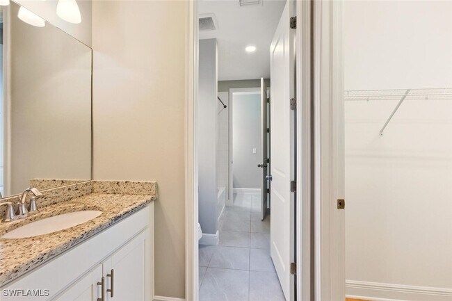 Building Photo - 3576 Pilot Cir