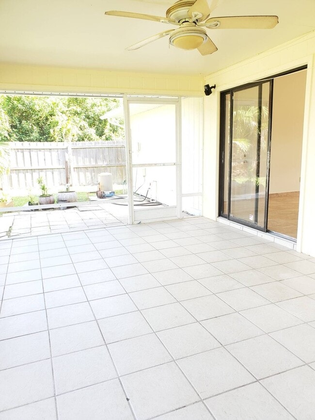 Building Photo - 3 bedroom 2 bath rental