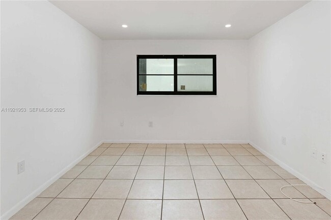 Building Photo - 1225 West Ave