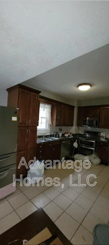 Building Photo - 3222 Charlotte St