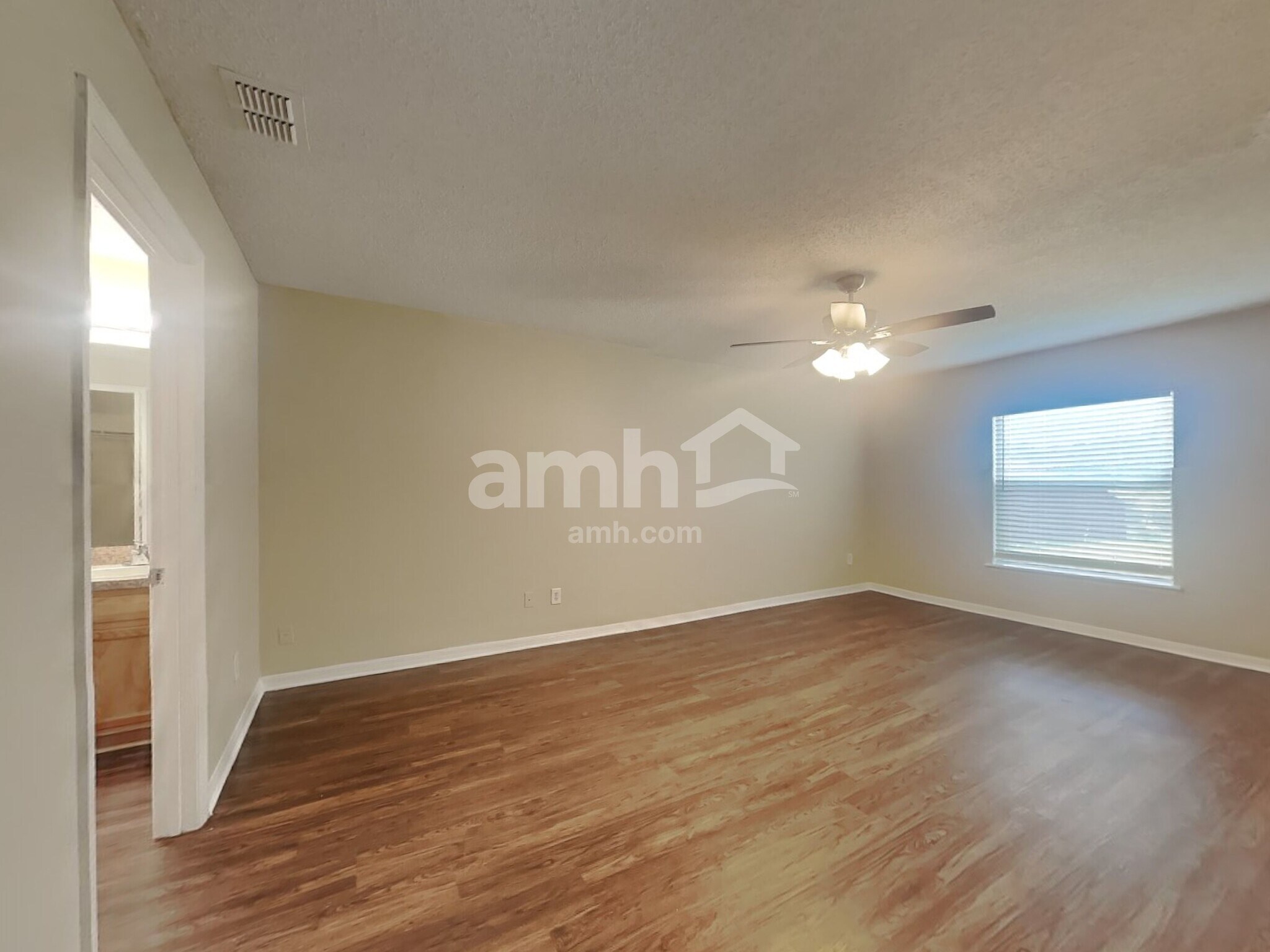 Building Photo - 10072 Lancashire Dr