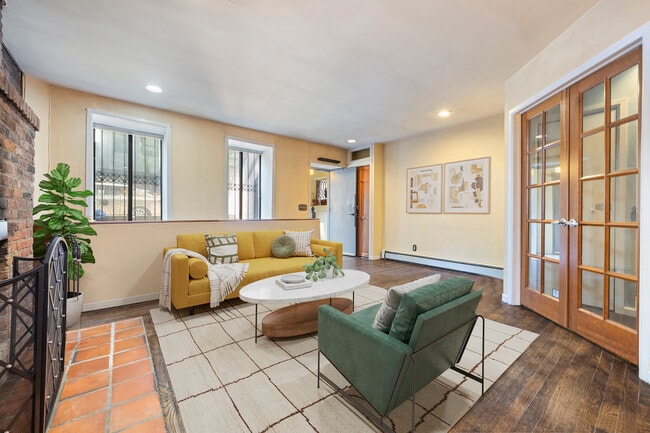 Building Photo - 117 W 82 St