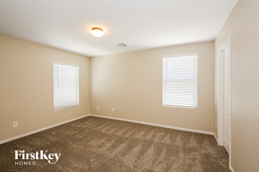 Building Photo - 6133 N Talbot Springs Ct