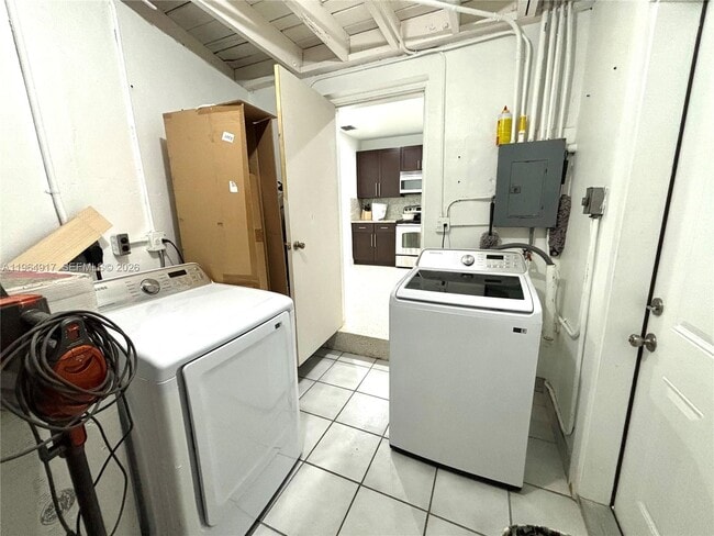 Building Photo - 30 NE 125th St