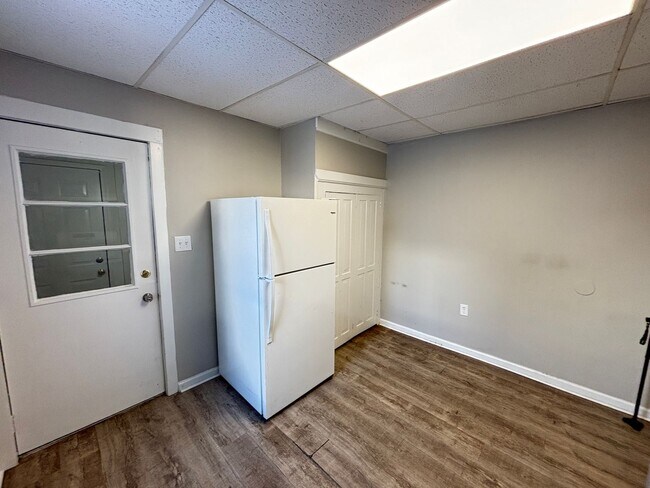 Building Photo - charming semi-detached Allentown home