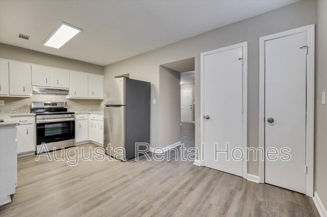 Building Photo - 316 W Buena Vista Ave
