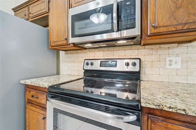 Building Photo - 16404 Del Mar Dr
