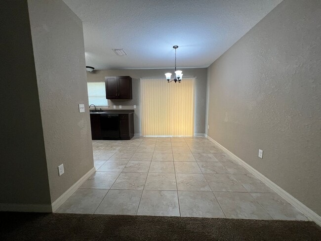 Building Photo - Charming 3-Bedroom, 2-Bathroom Single-Family Home in Ocklawaha!