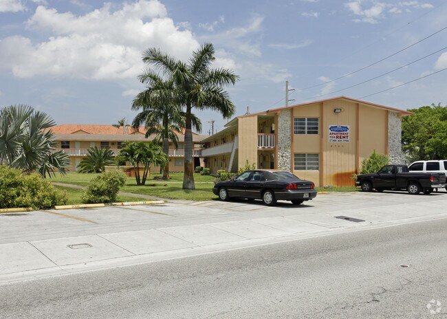 Primary Photo - Marshall Apartments